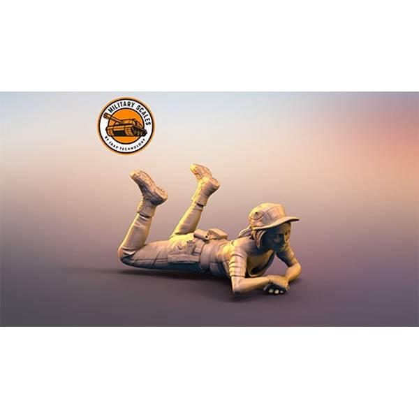 1/35 ミリタリーガールNo.10・腹バイキャップ