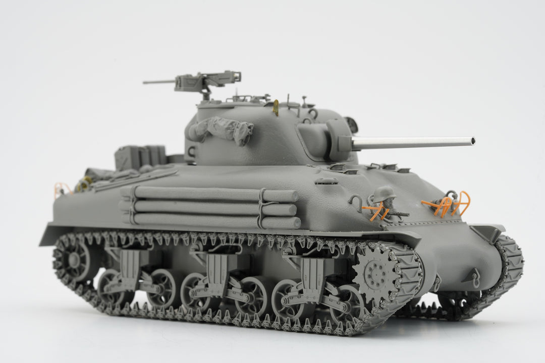 1/35 アメリカ中戦車 M4A1 シャーマン 中期型