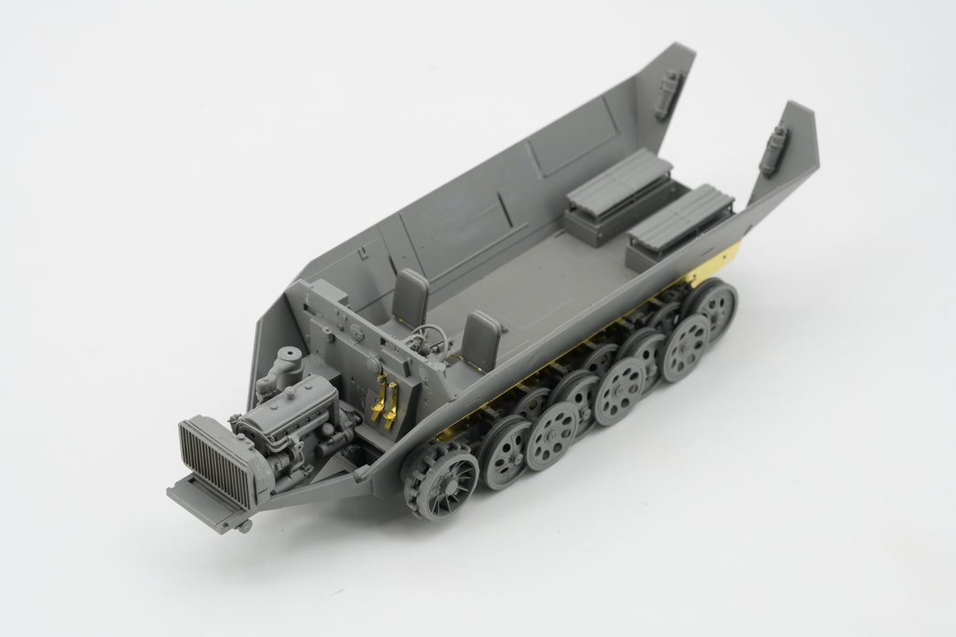 1/35 ドイツ Sd.Kfz.251 Ausf.D w/R35砲塔