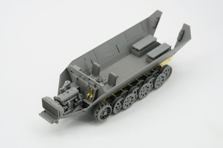 1/35 ドイツ Sd.Kfz.251 Ausf.D w/R35砲塔