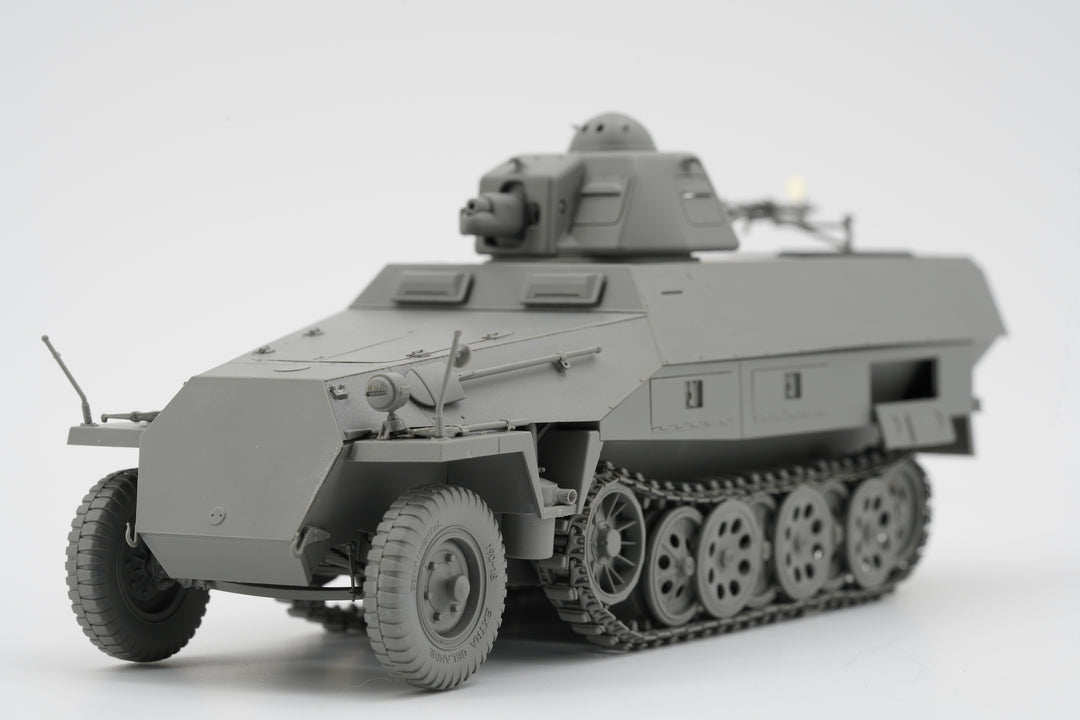 1/35 ドイツ Sd.Kfz.251 Ausf.D w/R35砲塔