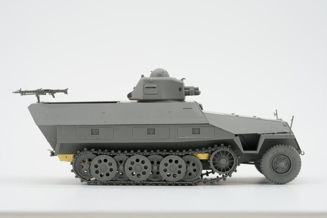 1/35 ドイツ Sd.Kfz.251 Ausf.D w/R35砲塔
