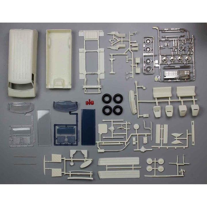 MPC(エムピーシー) 1982 ダッジ バン カスタム "タートルワックス" 1/25スケール 未塗装組立キット