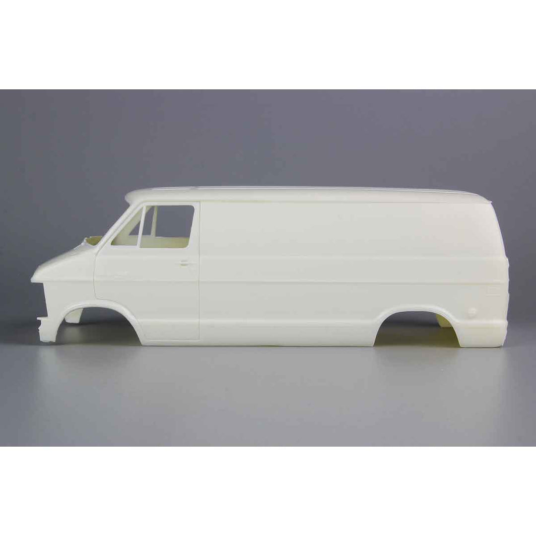 MPC(エムピーシー) 1982 ダッジ バン カスタム "タートルワックス" 1/25スケール 未塗装組立キット