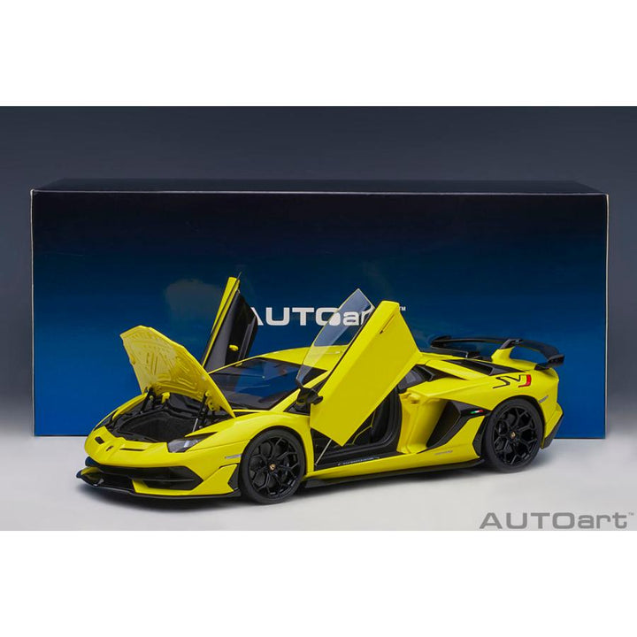 1/18 ランボルギーニ アヴェンタドール SVJ (パール・イエロー)