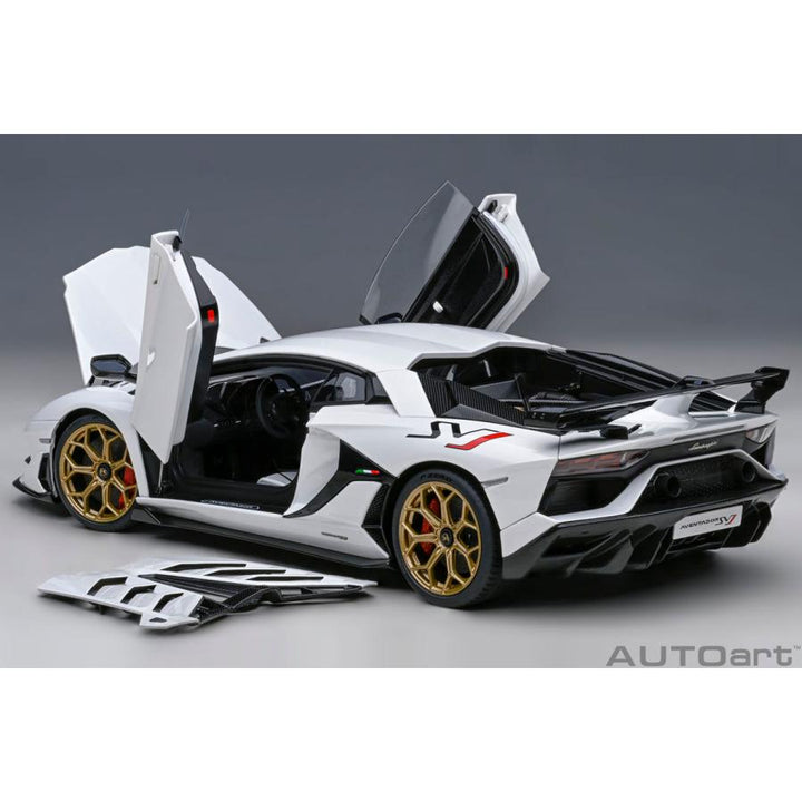 1/18 ランボルギーニ アヴェンタドール SVJ (パール・ホワイト)