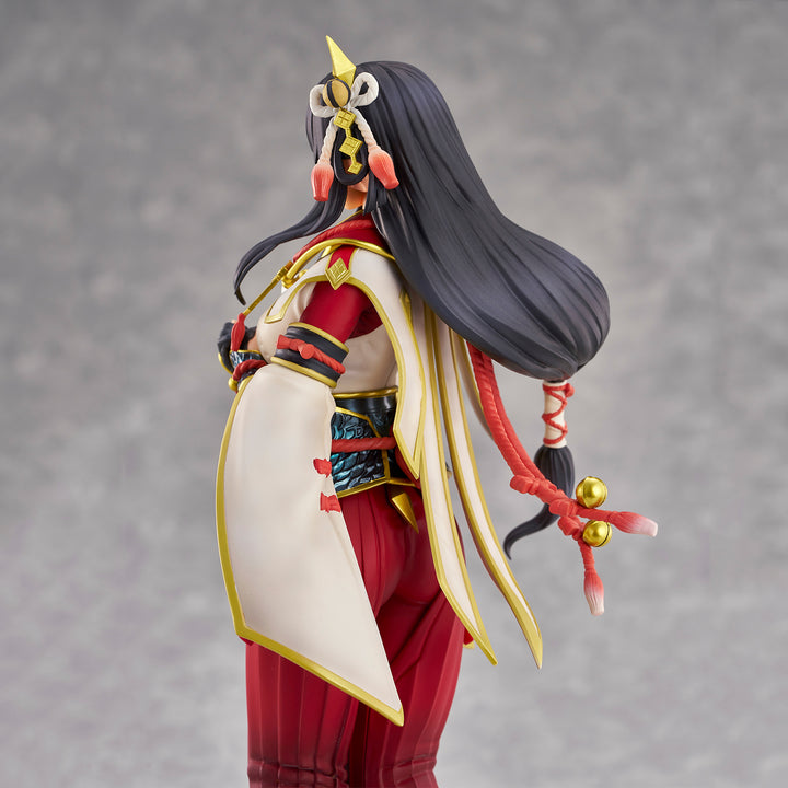 里の受付嬢ヒノエ