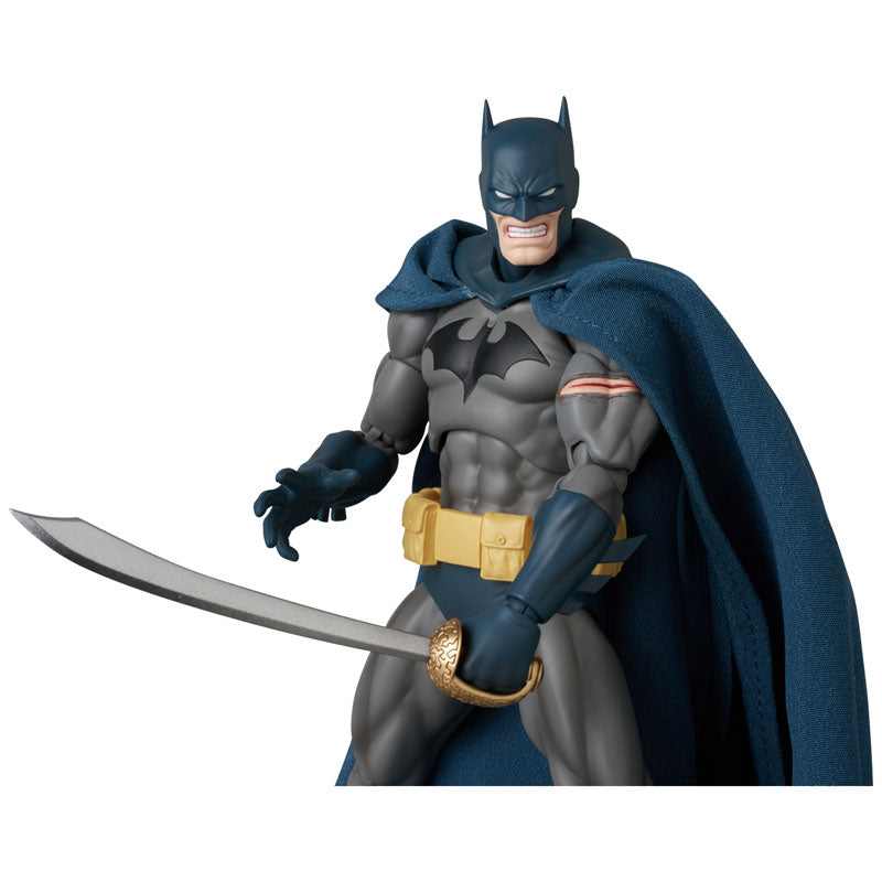MAFEX BATMAN DAMAGE Ver. (BATMAN: HUSH Ver.)