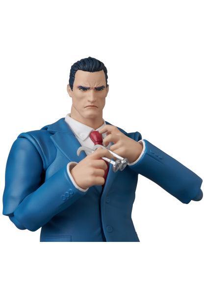 MAFEX CLARK KENT(BATMAN： HUSH Ver.)