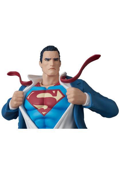 MAFEX CLARK KENT(BATMAN： HUSH Ver.)