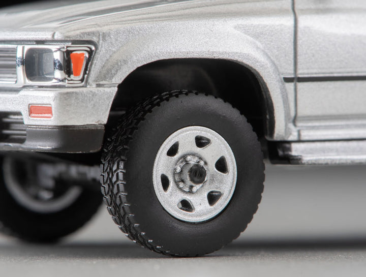 1/64 トミカリミテッドヴィンテージ NEO LV-N256c トヨタ ハイラックス4WD ピックアップ ダブルキャブ SSR(銀)91年式