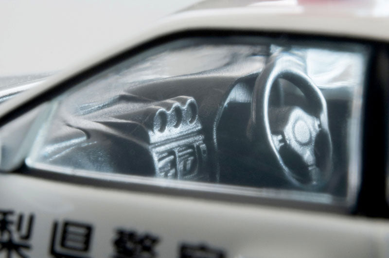1/64 トミカリミテッドヴィンテージ NEO LV-N366a 日産 スカイライン 2ドア スポーツクーペ 25GT TURBO パトロールカー(山梨県警察)