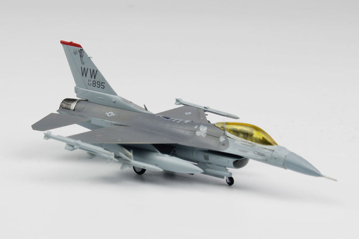 1/144 アメリカ空軍戦闘機 F-16Cファイティングファルコン 三沢基地 第35戦闘航空団 (2機セット)【再生産】