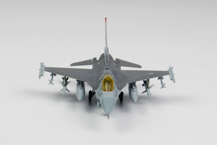 1/144 アメリカ空軍戦闘機 F-16Cファイティングファルコン 三沢基地 第35戦闘航空団 (2機セット)【再生産】