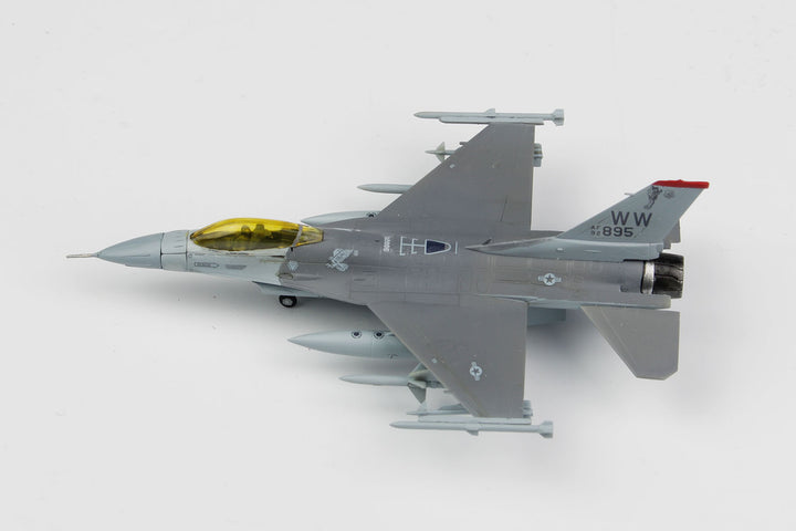 1/144 アメリカ空軍戦闘機 F-16Cファイティングファルコン 三沢基地 第35戦闘航空団 (2機セット)【再生産】