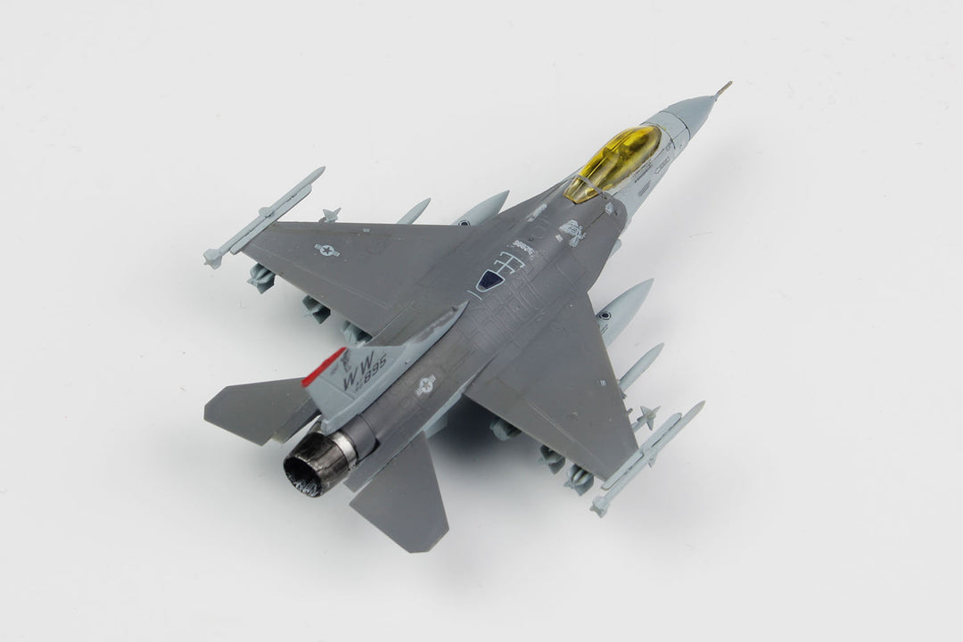1/144 アメリカ空軍戦闘機 F-16Cファイティングファルコン 三沢基地 第35戦闘航空団 (2機セット)【再生産】