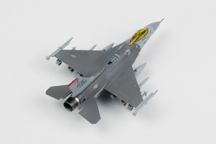 1/144 アメリカ空軍戦闘機 F-16Cファイティングファルコン 三沢基地 第35戦闘航空団 (2機セット)【再生産】