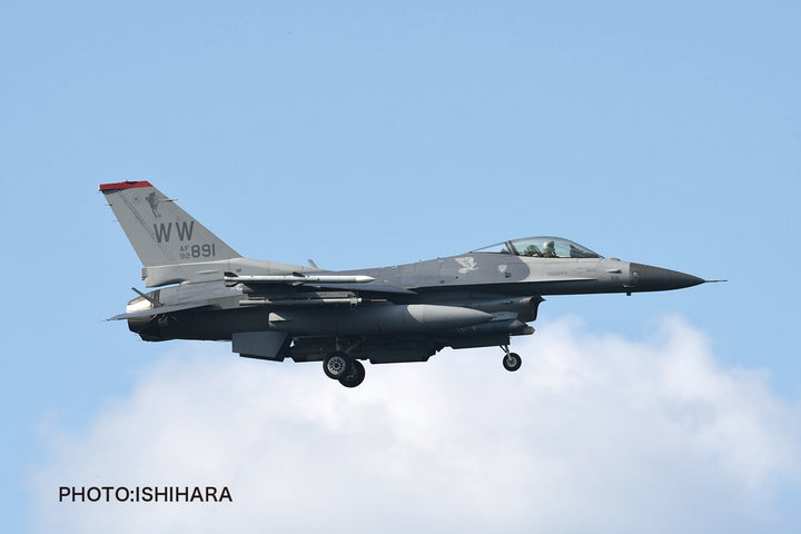 1/144 アメリカ空軍戦闘機 F-16Cファイティングファルコン 三沢基地 第35戦闘航空団 (2機セット)【再生産】