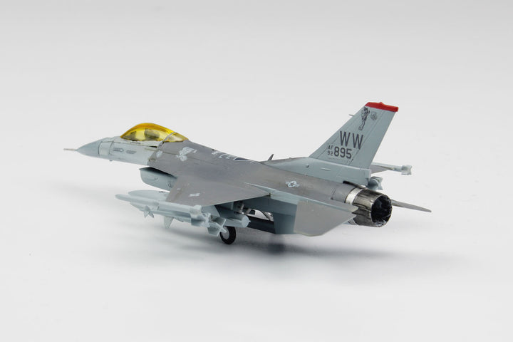 1/144 アメリカ空軍戦闘機 F-16Cファイティングファルコン 三沢基地 第35戦闘航空団 (2機セット)【再生産】
