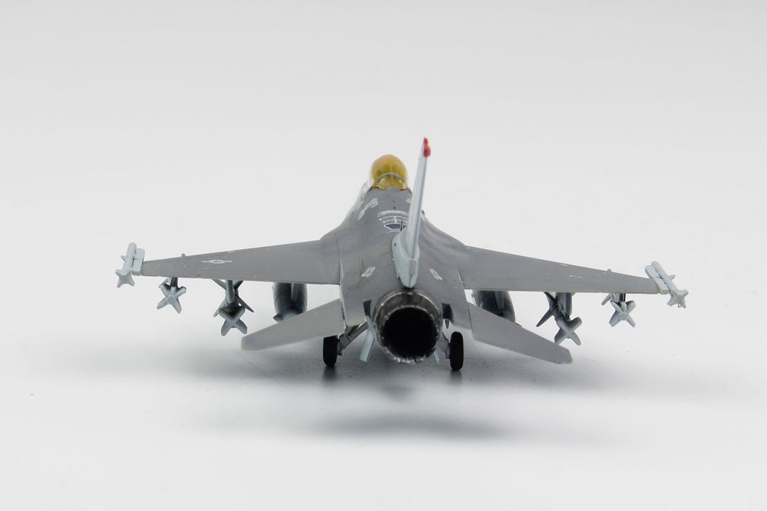 1/144 アメリカ空軍戦闘機 F-16Cファイティングファルコン 三沢基地 第35戦闘航空団 (2機セット)【再生産】