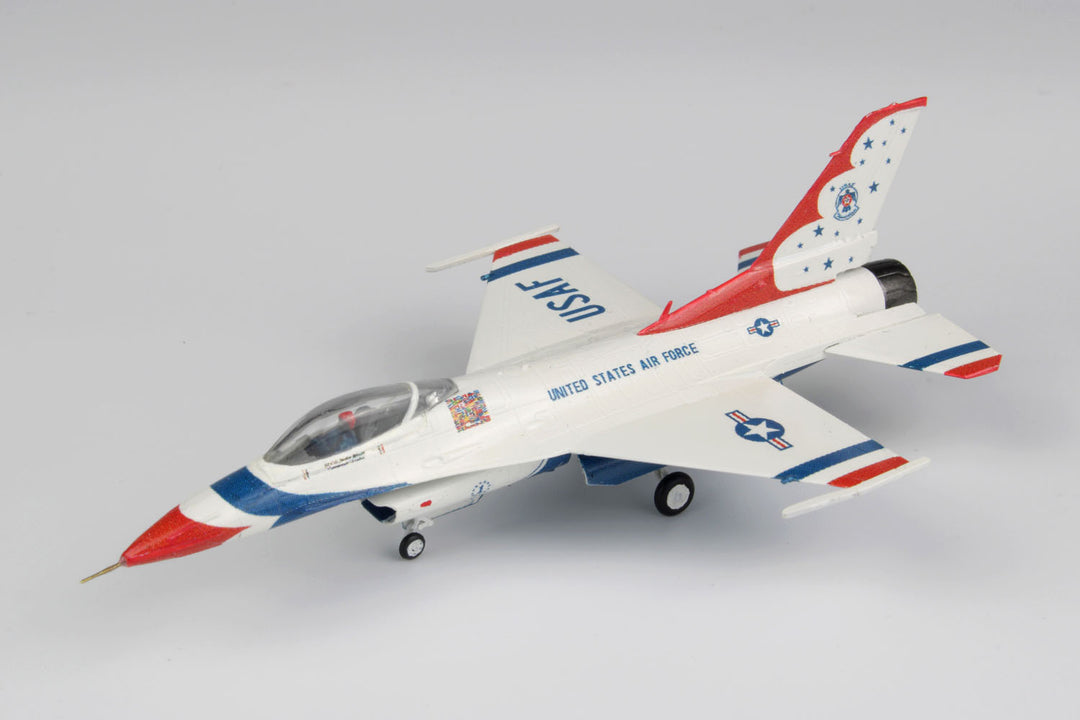 1/144 アメリカ空軍 F-16C ファイティングファルコン サンダーバーズ【再生産】