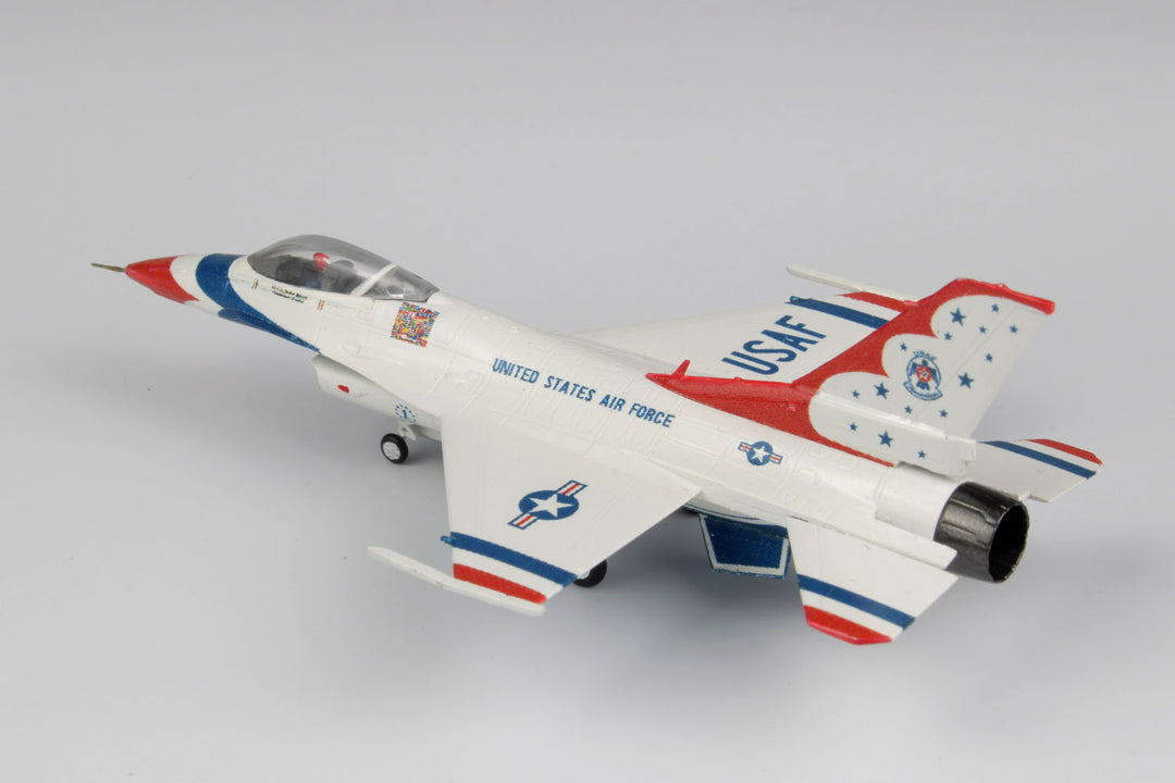 1/144 アメリカ空軍 F-16C ファイティングファルコン サンダーバーズ【再生産】