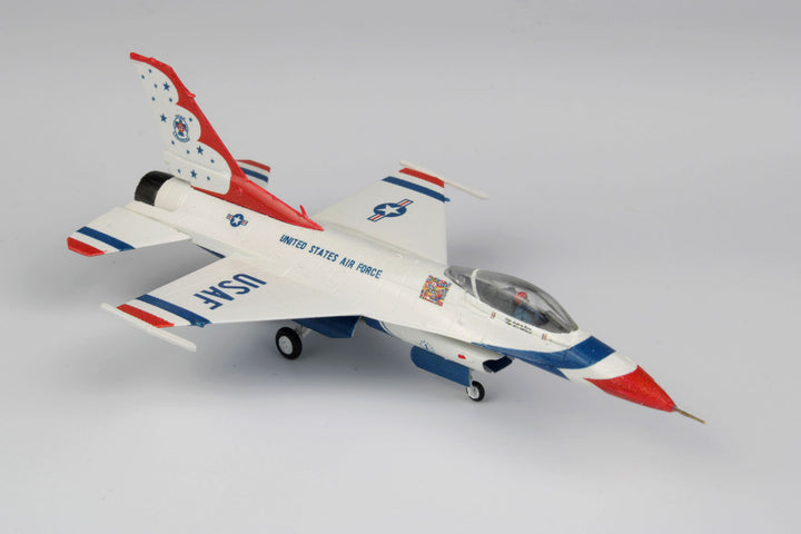 1/144 アメリカ空軍 F-16C ファイティングファルコン サンダーバーズ【再生産】