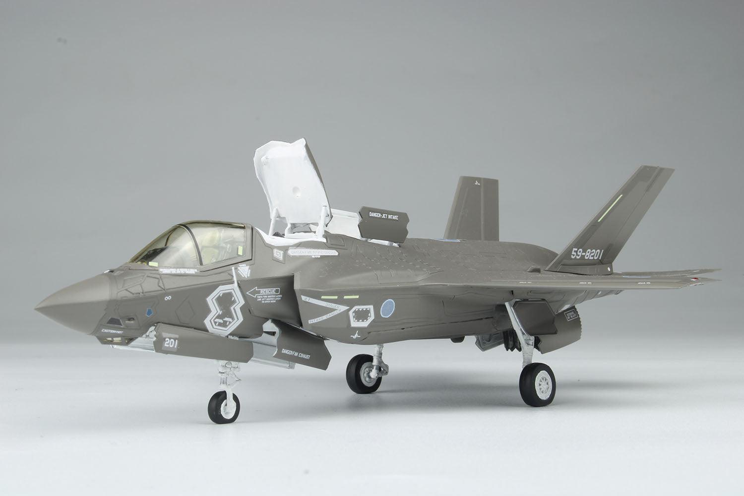 1/72 航空自衛隊 F-35 ライトニングII（B型） プラモデル 完成品 戦闘機 ステルス機 模型 ディスプレイ インテリア 1/72 航空自衛隊 F-35B ライトニングII 新田原基地 第202飛行隊