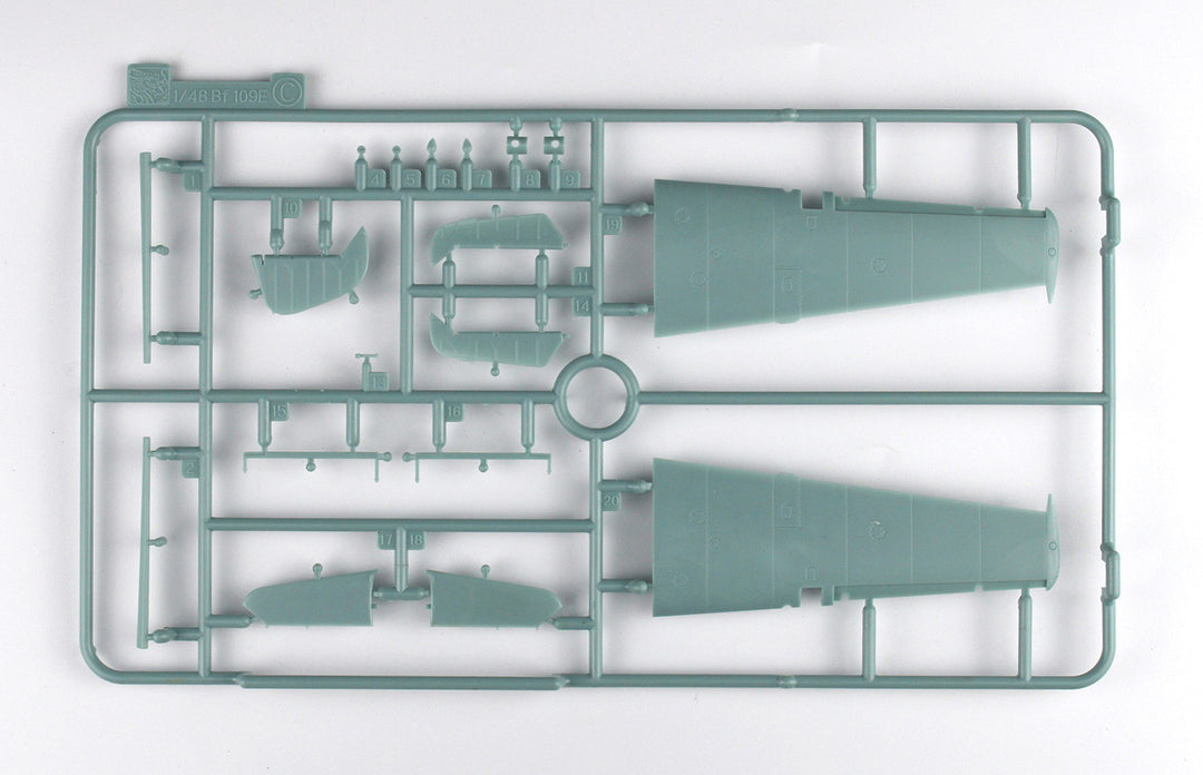 1/48 WW.II ドイツ軍 メッサーシュミットBf109 E-4 3Dプリントエンジン/フレーム塗装済みキャノピー/迷彩塗装デカール付属