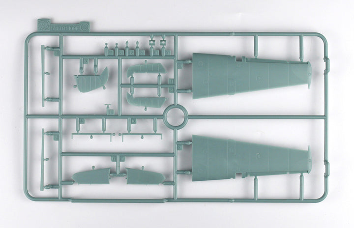 1/48 WW.II ドイツ軍 メッサーシュミットBf109 E-4 3Dプリントエンジン/フレーム塗装済みキャノピー/迷彩塗装デカール付属