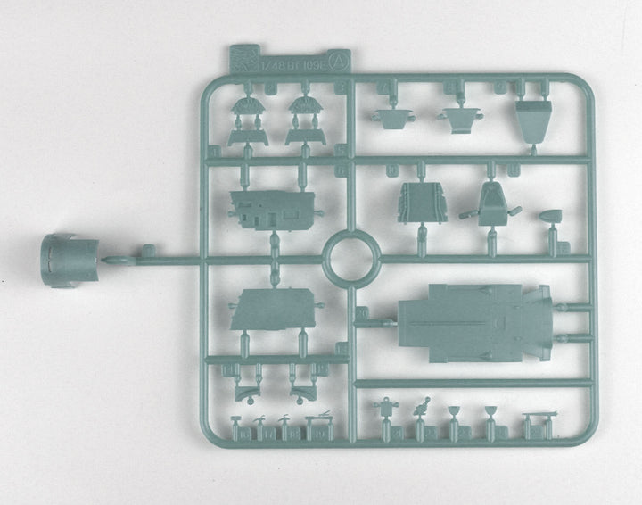 1/48 WW.II ドイツ軍 メッサーシュミットBf109 E-4 3Dプリントエンジン/フレーム塗装済みキャノピー/迷彩塗装デカール付属