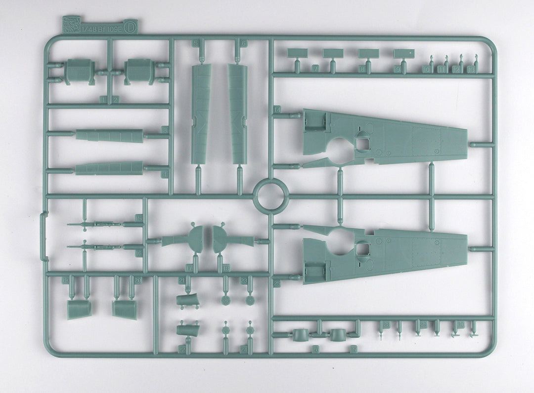 1/48 WW.II ドイツ軍 メッサーシュミットBf109 E-4 3Dプリントエンジン/フレーム塗装済みキャノピー/迷彩塗装デカール付属