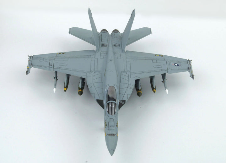1/72 アメリカ海軍 艦上戦闘機 F/A-18E スーパーホーネット VFA-115 イーグルス マスキングシール付属