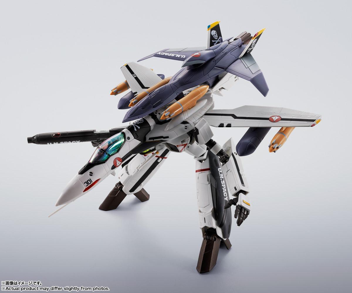 BANDAI VF-OS PHOENIX (ロイ・フォッカー専用) HI-METAL R VF-0Sフェニックス(ロイ・フォッカー機) ＋ QF-2200D