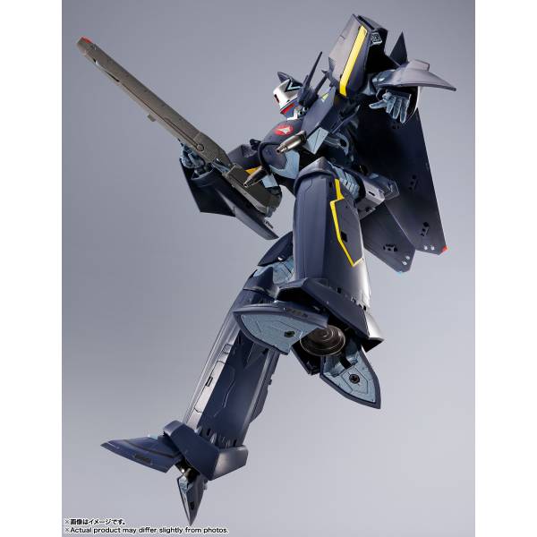 DX超合金 VF-17S ナイトメアステルスバルキリー（ガムリン木崎機）