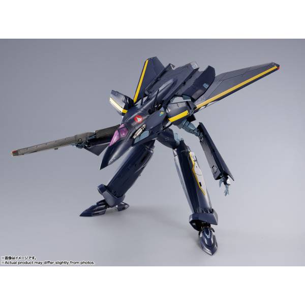DX超合金 VF-17S ナイトメアステルスバルキリー（ガムリン木崎機）