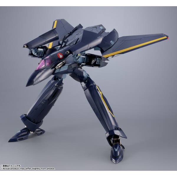 【りゅう】グリムリン　 フィギュア 実験装置付き DX超合金 VF-17S ナイトメアステルスバルキリー（ガムリン木崎機
