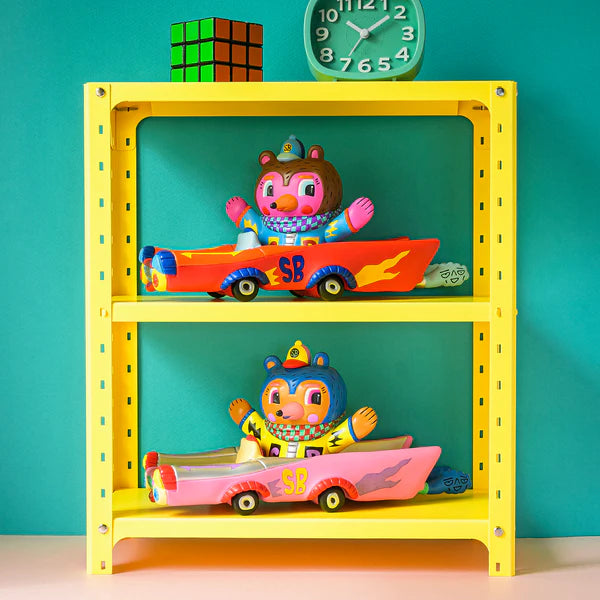 SUNDAY BEAR RED CAR / Rob Kidney