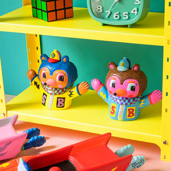 SUNDAY BEAR RED CAR / Rob Kidney