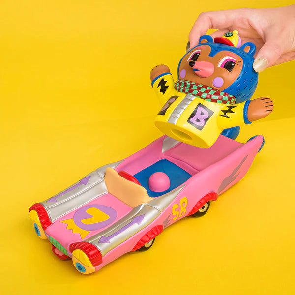 SUNDAY BEAR PINK CAR / Rob Kidney