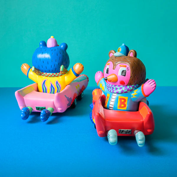 SUNDAY BEAR PINK CAR / Rob Kidney