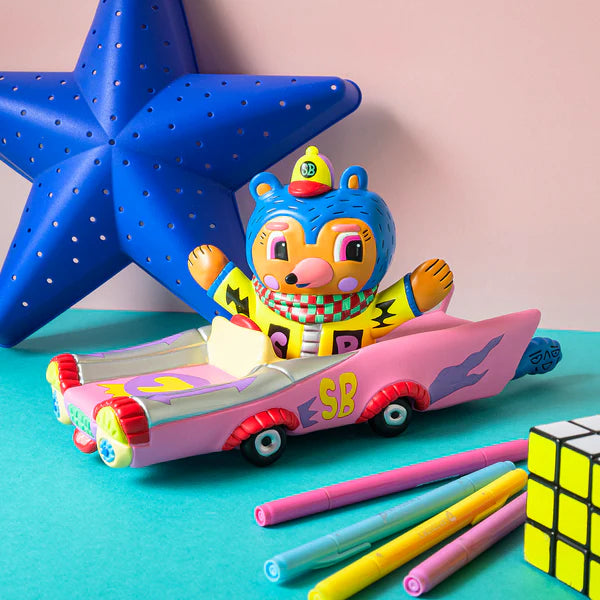 SUNDAY BEAR PINK CAR / Rob Kidney