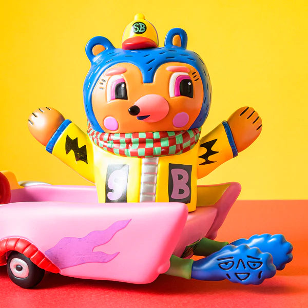 SUNDAY BEAR PINK CAR / Rob Kidney