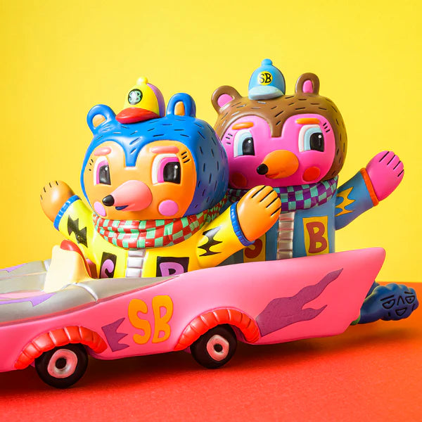 SUNDAY BEAR PINK CAR / Rob Kidney