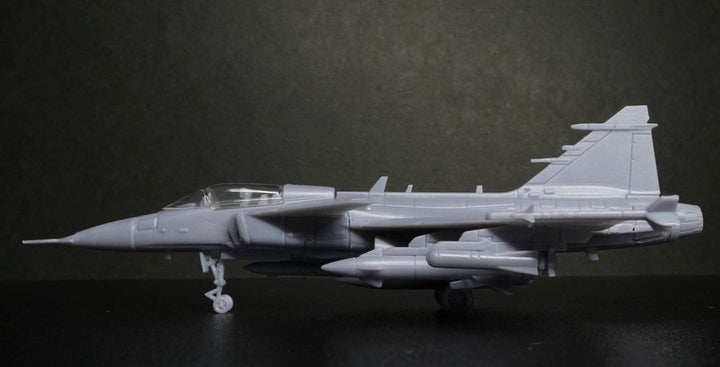 1/144 JAS39 グリペン プラスチックモデルキット（リニューアル版）