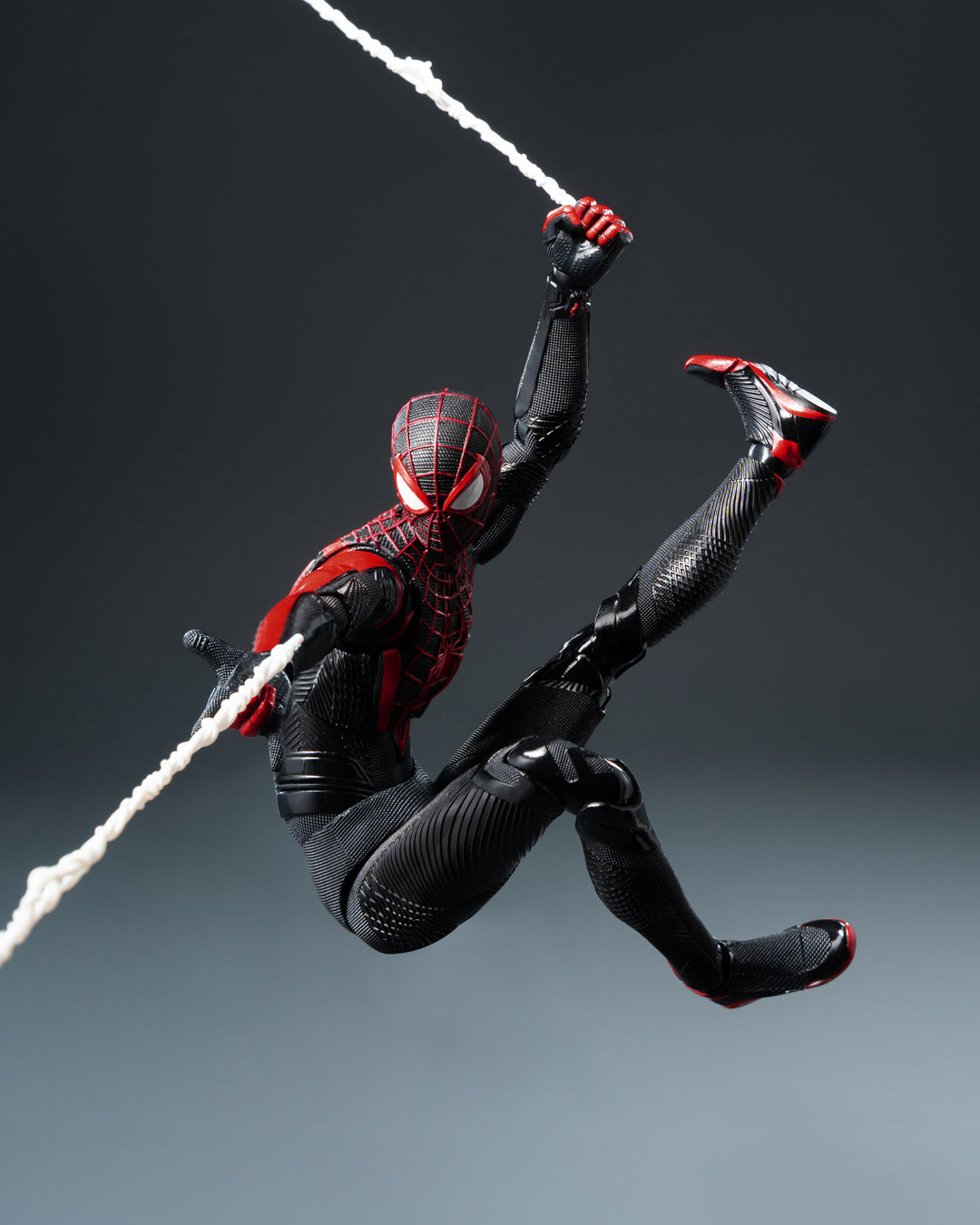 DLX スパイダーマン アップグレードスーツ（マイルズ・モラレス） 1/12スケール