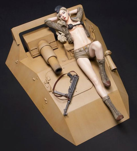 【再販】1/12 Sd.Kfz.233 バルキリー ヘレン・ロンメル