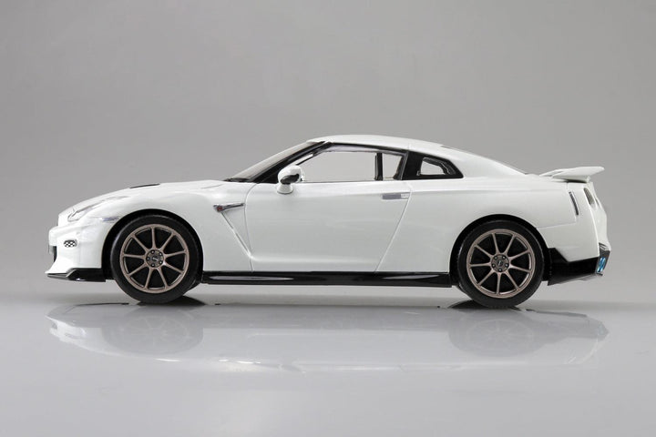 1/32 楽プラ スナップキット ニッサン R35 NISSAN GT-R 2024(ブリリアントホワイトパール)