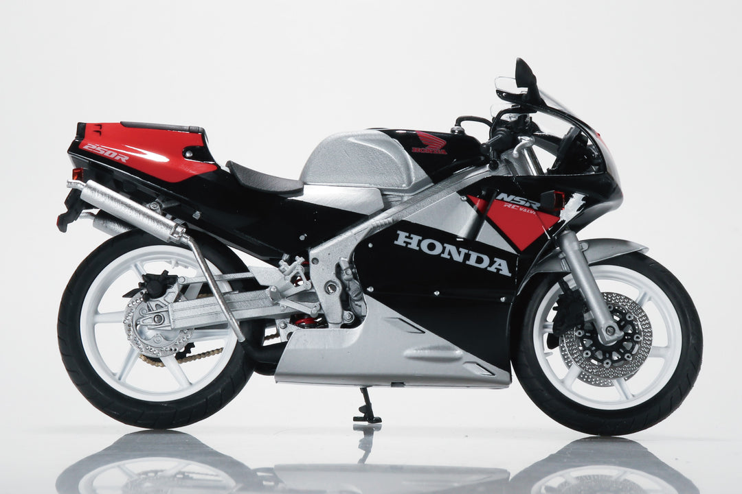 1/12 完成品バイク Honda NSR250R '89 ブラック×シードシルバーメタリック