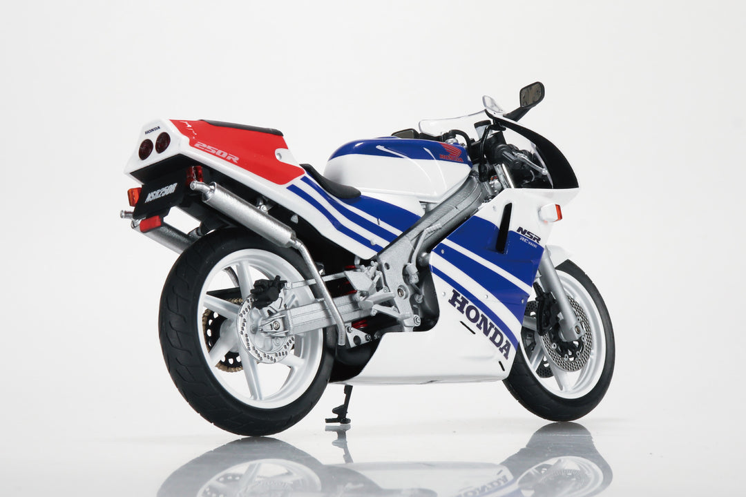 1/12 完成品バイク Honda NSR250R '89 ロスホワイト×テラブルー